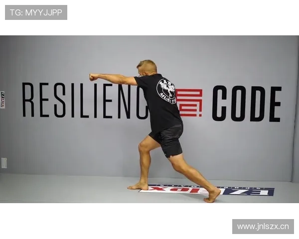 拳击入门到进阶技巧全解析 提升击打力量与防守反应的实用训练方法