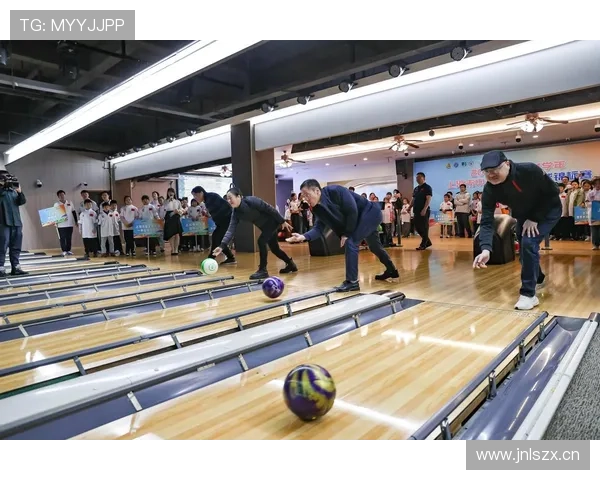 《经典保龄球赛事回顾与辉煌瞬间分析》